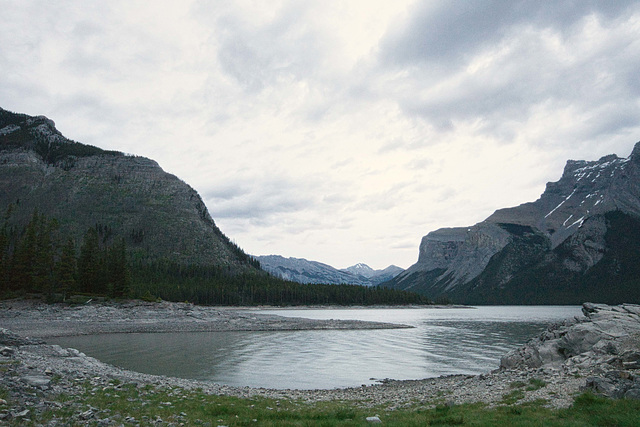 lake-mountains w:o colour cast