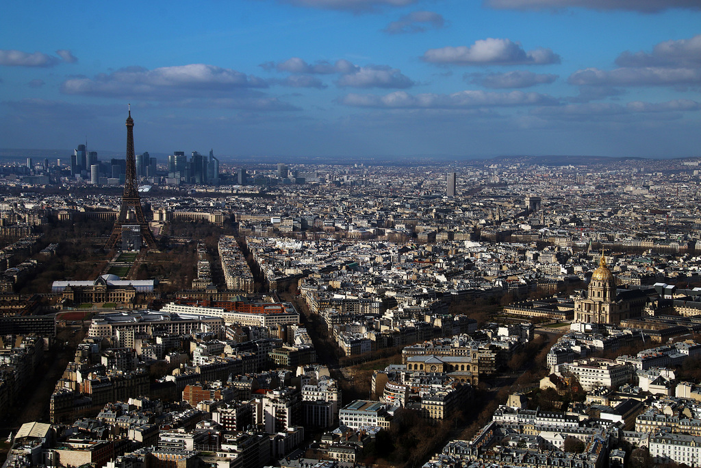 Liste les monuments visibles , t'as 5 minutes .