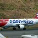 FlughafenFunchal Madeira, Airbus A320 - MSN 2024 - HB-IJV der Fluggesellschaft Edelweiss Air rollt nach der Landung zur Endposition am Flughafen