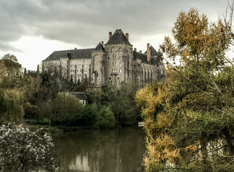 l'abbaye de Solesmes : l'intemporelle...