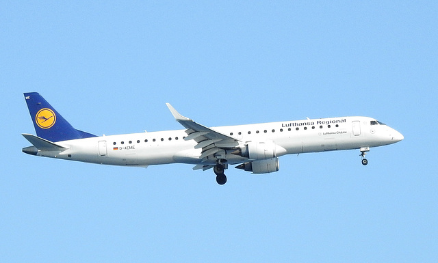 D-AEME approaching Nice - 20 April 2017