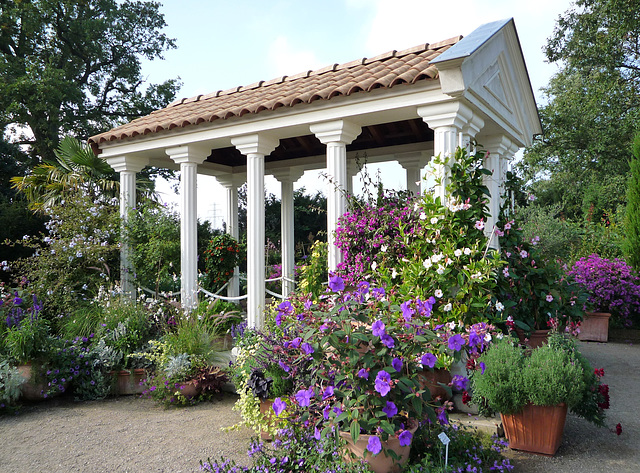 Tempel im Arboretum Ellerhoop