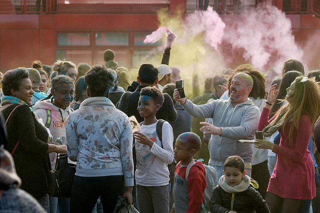 De la poudre pour voir la vie en couleurs (Holi Party)