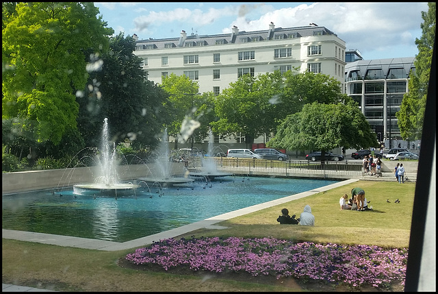 Cumberland Gate fountains