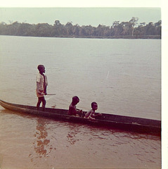 Kwilu River boys, Bandundu, 1975