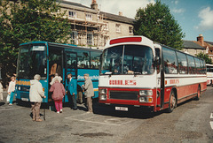 Shearings Holidays 750 (YXI 9256 ex F750 ENE) and Rule’s LIB 1611 (SFV 202P) in Bury St. Edmunds – 27 Sep 1995