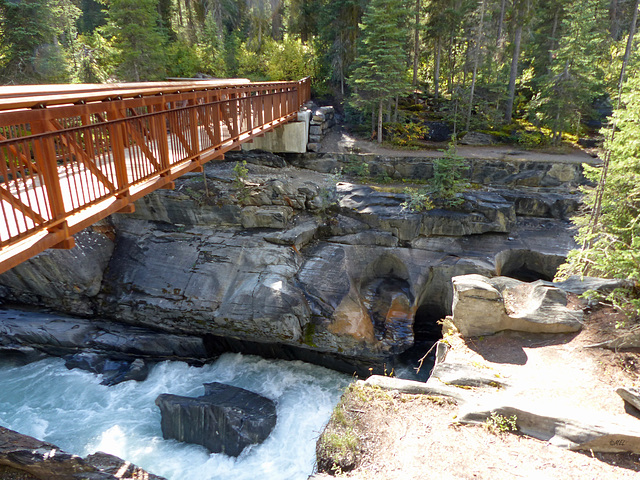 Die Brücke am Morraine Lake