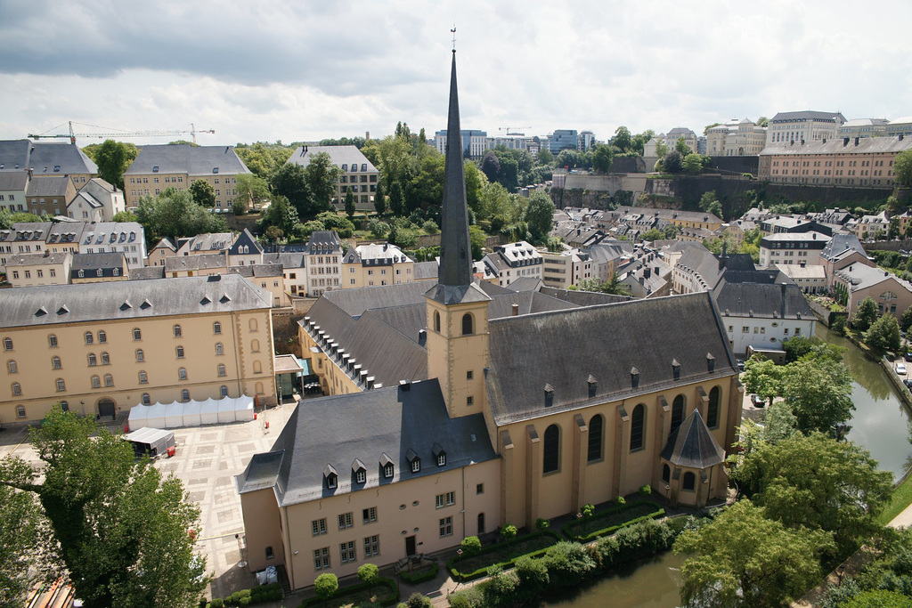 Neumunster Abbey
