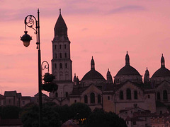 Dom von Périgueux im Abendlicht