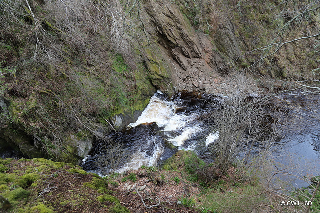 Looking over the cliffs to the Dorback Falls