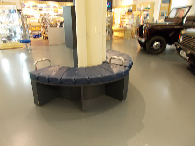 bmm[23] - curved seating