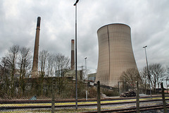 Silhouette des Steinkohlenkraftwerks Voerde (Voerde-Möllen) / 4.03.2017