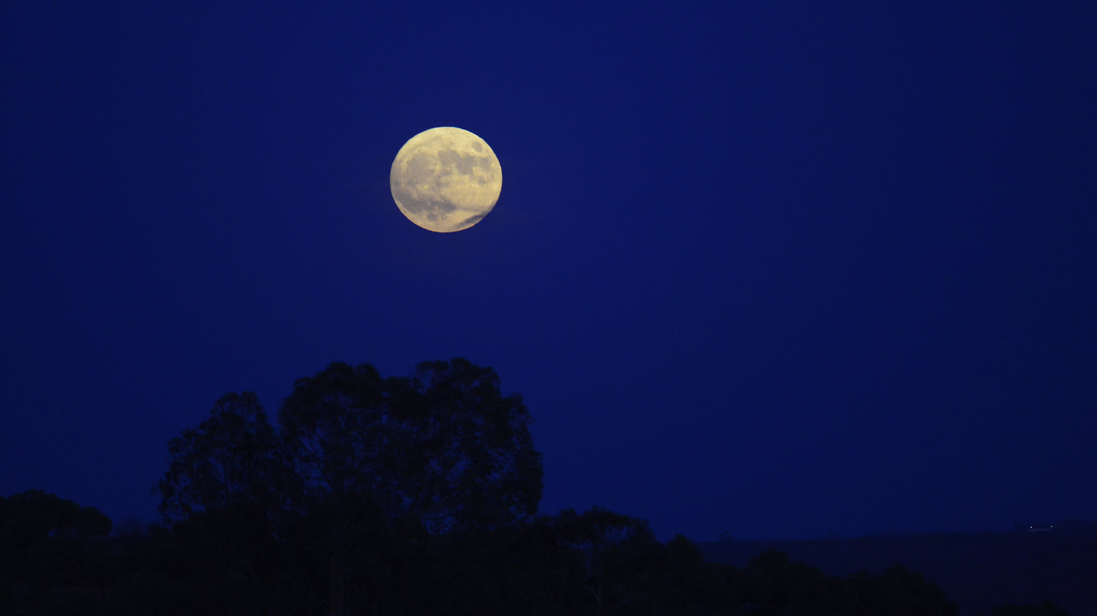 Penedos, Blue moon  DSC6378