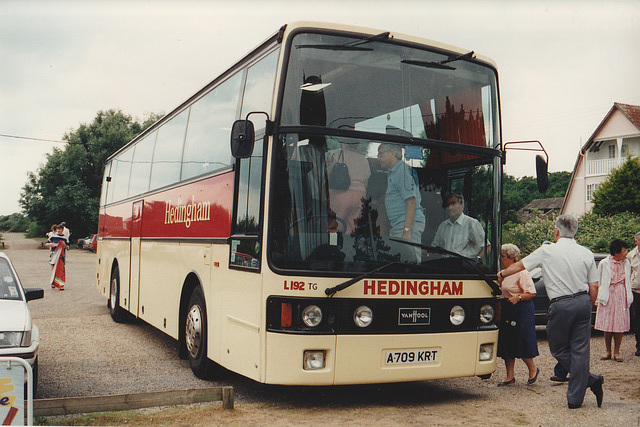 Hedingham Omnibuses L192 (A709 KRT) (A104 TVW, 90 NOR) at Thorpeness – 17 Jul 1995 (276-25A) Hedingham Omnibuses L192 (A709 KRT) (A104 TVW, 90 NOR) at Thorpeness – 17 Jul 1995 (276-25A)