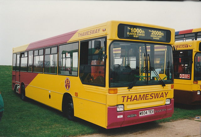Thamesway 934 (M934 TEV) at Showbus, Duxford – 25 Sept 1994 (240-35A)