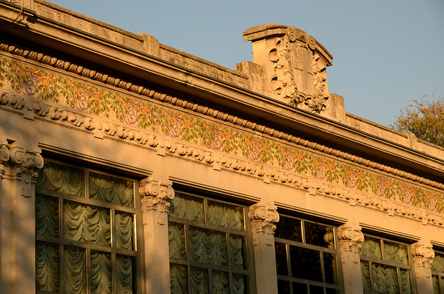 Milano, decorazioni floreali della Palazzina Liberty