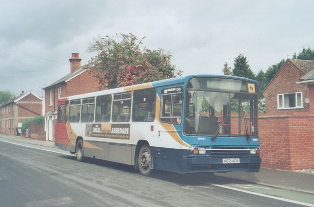 Burtons CoachesH621 ACK (Hamlet Road, Haverhill) - 12 May 2007 (570-30A)