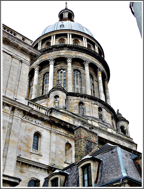 La cathédrale de Boulogne sur mer ou église Notre-Dame  (vue extérieure)