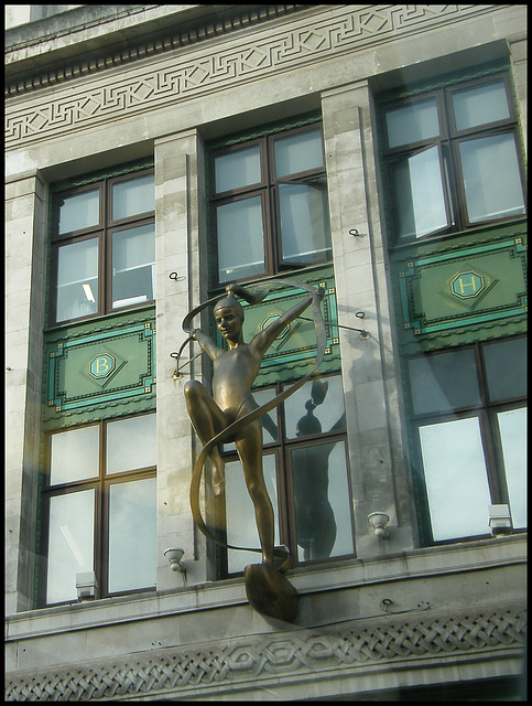 Darcey Bussell statue