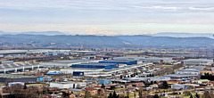 Grenay (38) 26 février 2015. La zone logistique de Saint-Quentin-Fallavier. Au fond, le Mont-Blanc.