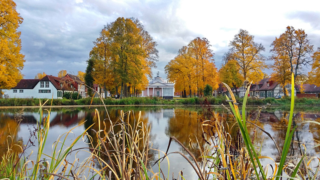 Ludwigslust, Herbst am Bassin