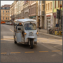 Elektromobilität neben der Schiene