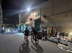 Duo sur vélos / Bikers at night Duo sur vélos / Bikers at night
