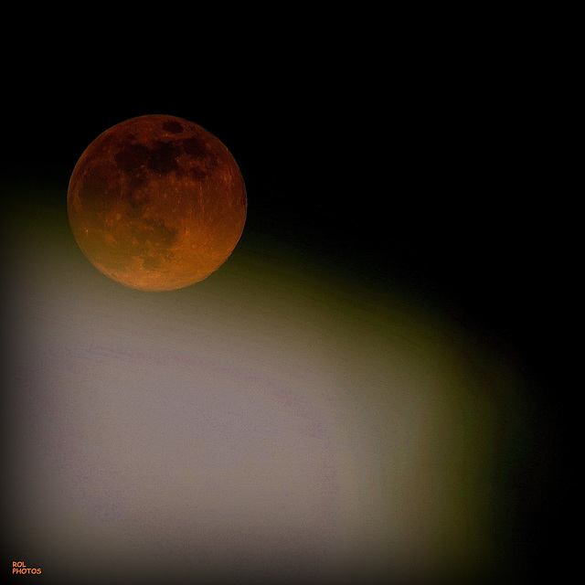 24h d'avance.. mais pratiquement pleine LUNE, à l'oeil nu