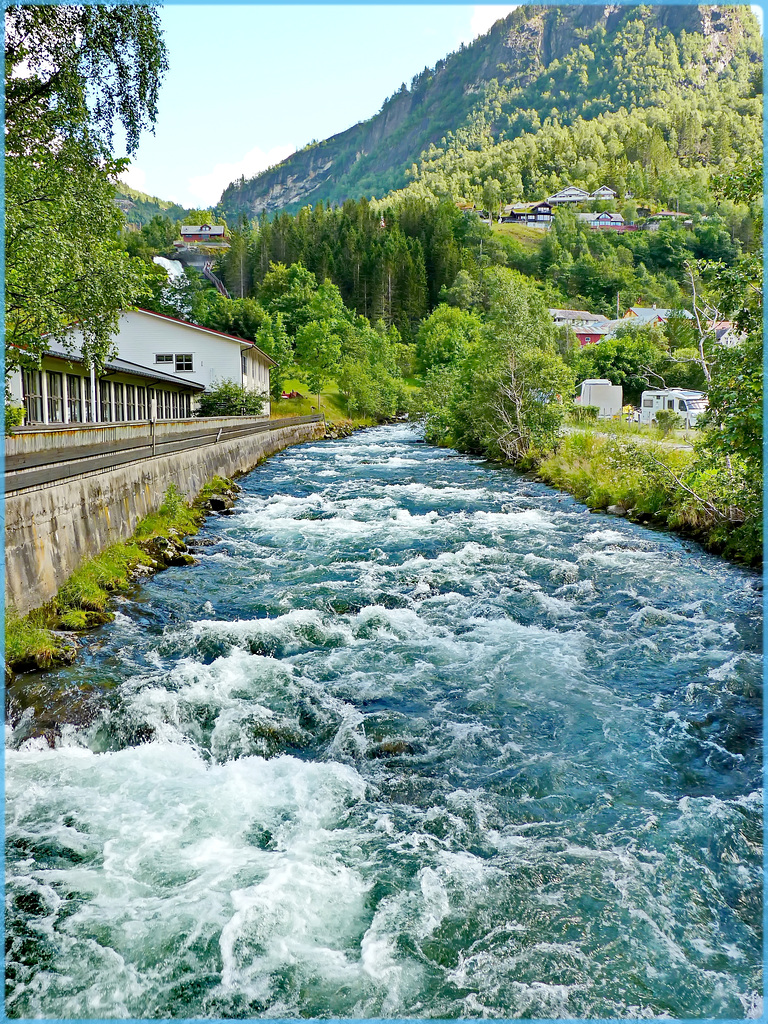 Geiranger : Torrente geirangelva - HAPPY FENCE FRIDAY - 25.8.23