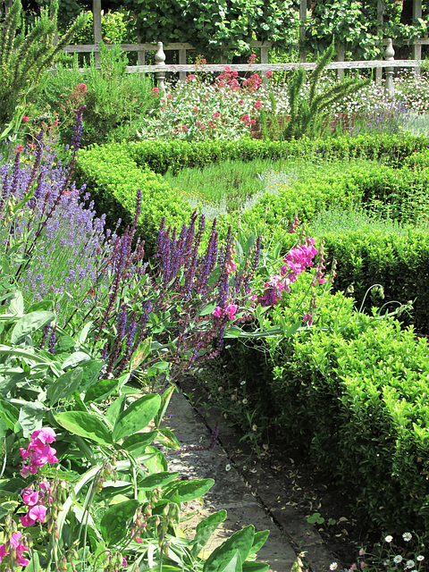 Shakespeare's New Place, knot garden.