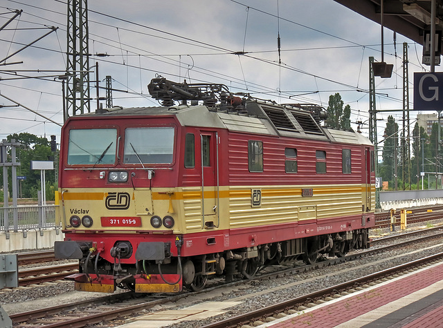 371 015-9 (Václav) der ČD in Dresdeb Hbf