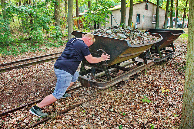 Alt Schwerin, Agroneum: Wenn die Lokomotiven streiken ...