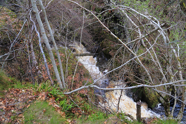 Looking over the cliffs to the Dorback Falls