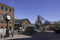 Distillery District - Gristmill Lane/Trinity Street ... P.i.P. (© Buelipix)