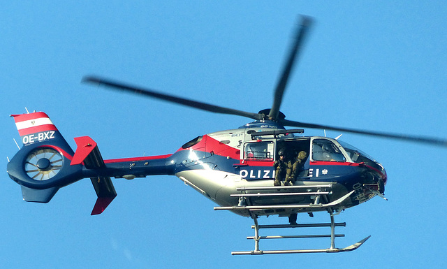 OE-BXZ over Vienna - 8 September 2018