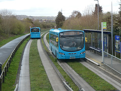 Arriva buses on the Luton-Dunstable Busway - 14 Apr 2023 (P1150015)