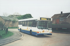 Burtons Coaches Y40 TGM at Aldreth, Cambridgeshire - 20 Apr 2007 (544-5A)