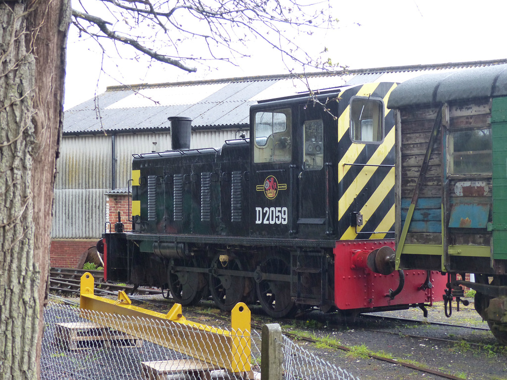 D2059 at Havenstreet (1) - 29 April 2015