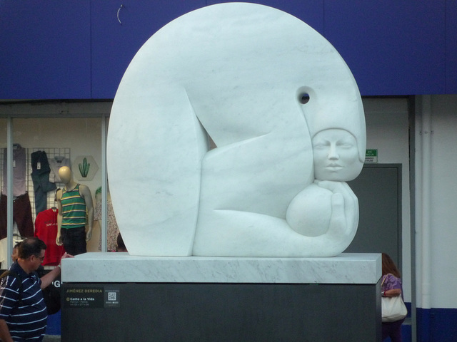 Sculpture by Jiménez Deredia