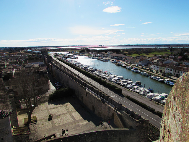 17-Le Port de Plaisance.A l'horizon Le Grau du Roi