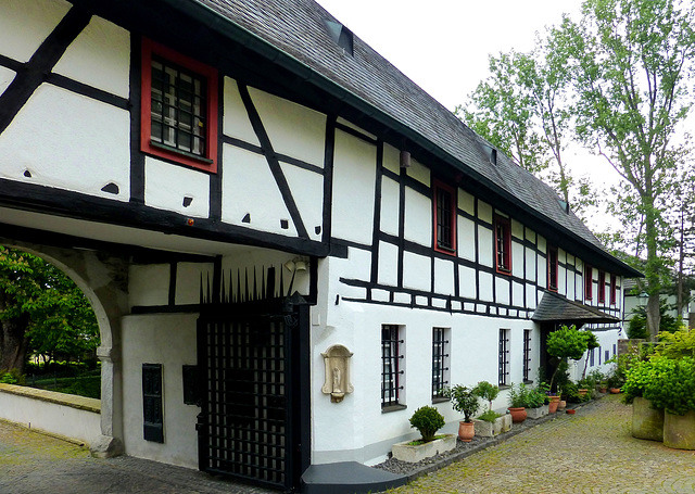 DE - Wachtberg - Burg Odenhausen