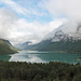 Der blaue See Lovatnet im Lodalental