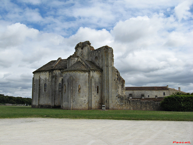 abbaye de TRIZAY