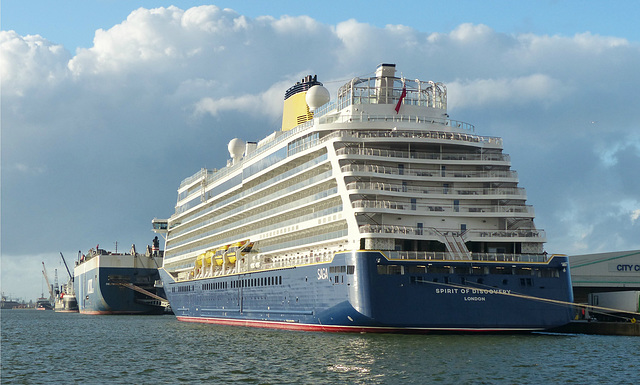 Spirit of Discovery at Southampton - 17 October 2019