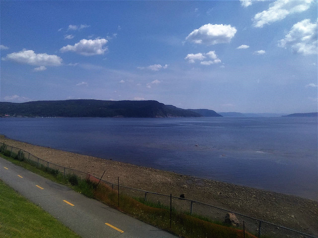 Piste cyclable avec vue sur le fjord