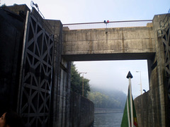 Lock of Crestuma-Lever Dam (1985).