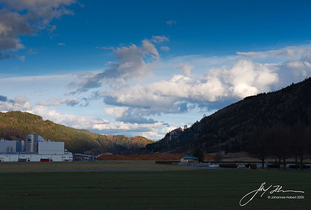 dramatische Wolken überm Falkenberg