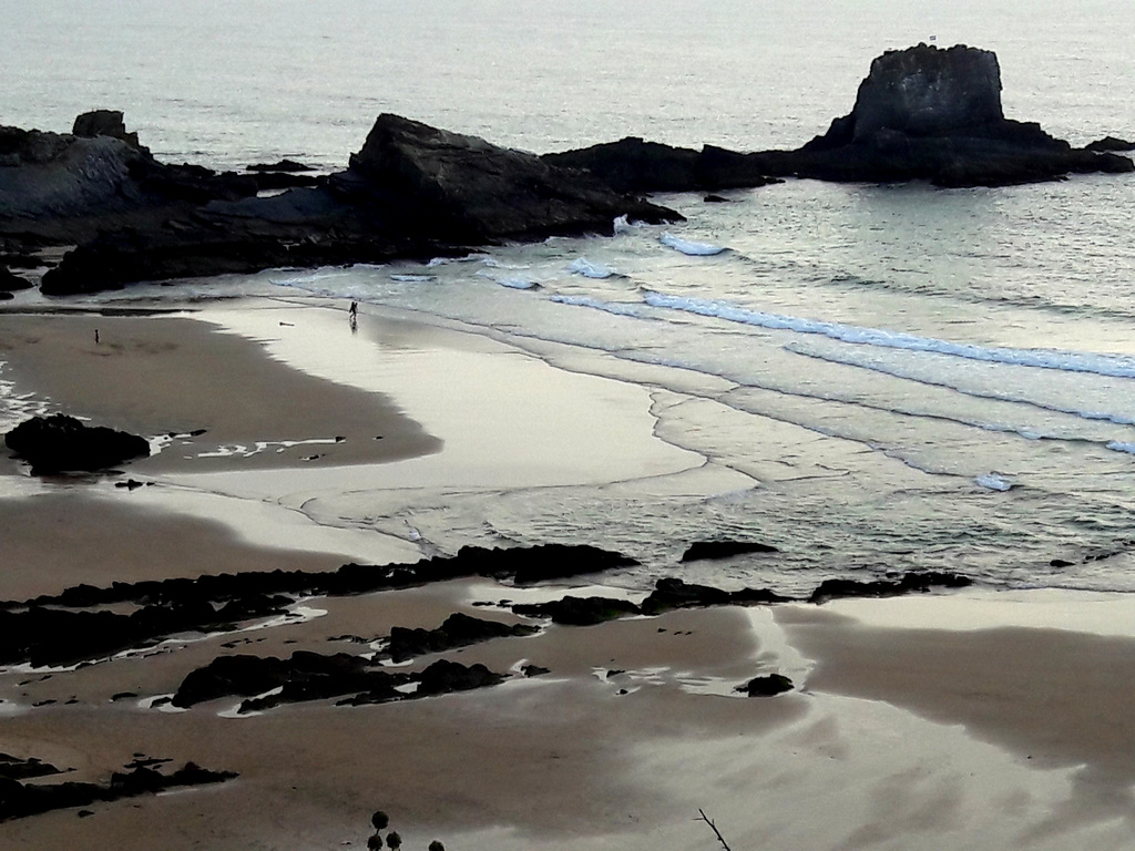 Zambujeira do Mar-  Low sea at twilight