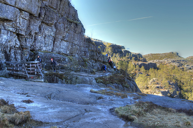 A cool walk along the cliff.