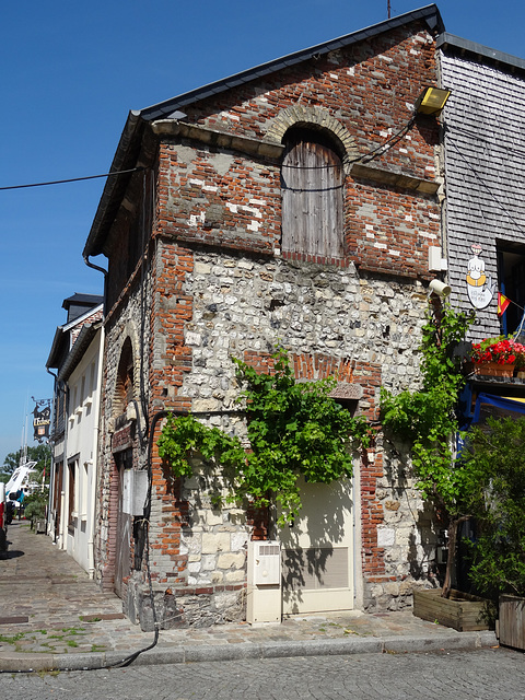 Well-used townhouse